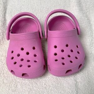 The Crocs Classic Kids Toddler Size 2 C 3 Toddler Baby Camo Slip On Clogs